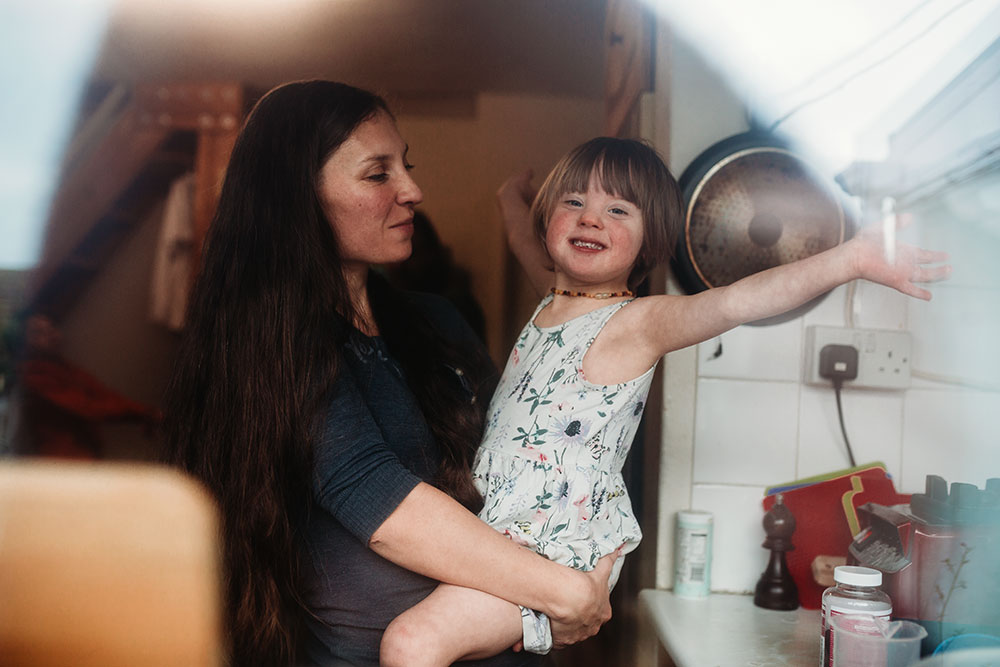 A Through The Window Session | New Forest Photographer | Ann Owen Photography